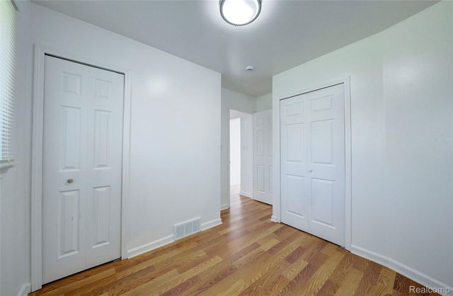 35030 Michelle Drive, Romulus, MI 48174