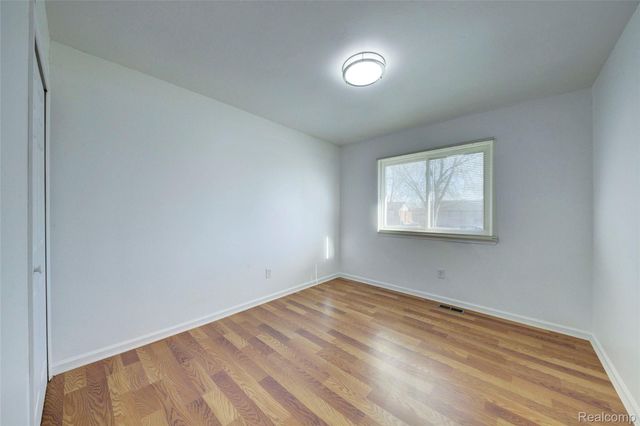 35030 Michelle Drive, Romulus, MI 48174