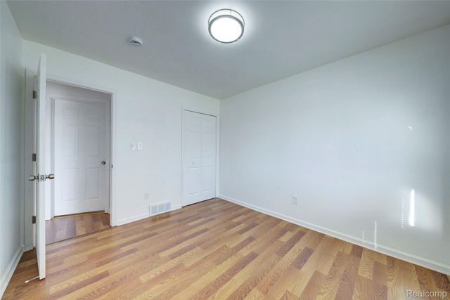 35030 Michelle Drive, Romulus, MI 48174