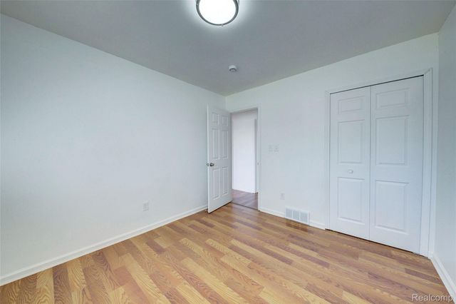 35030 Michelle Drive, Romulus, MI 48174