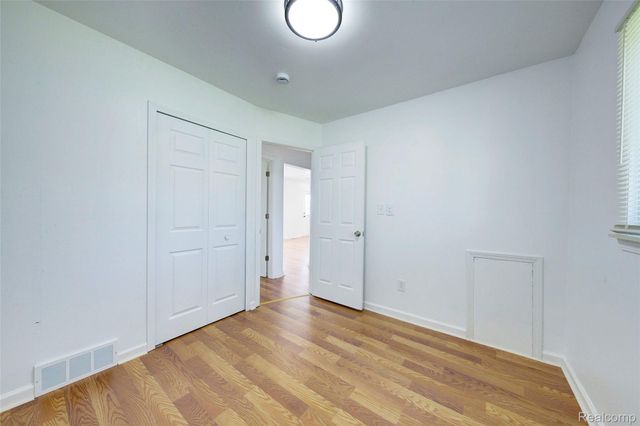 35030 Michelle Drive, Romulus, MI 48174