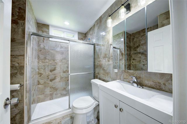 35030 Michelle Drive, Romulus, MI 48174