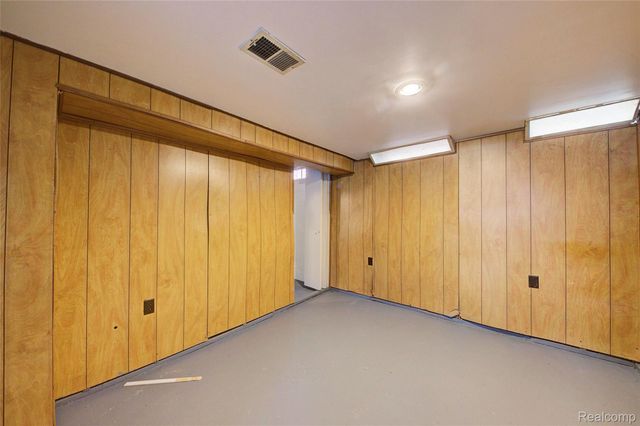 35030 Michelle Drive, Romulus, MI 48174