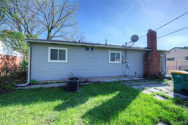 35030 Michelle Drive, Romulus, MI 48174