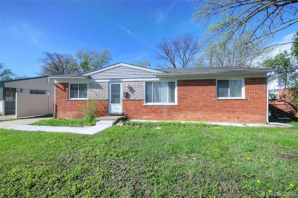 35030 Michelle Drive, Romulus, MI 48174