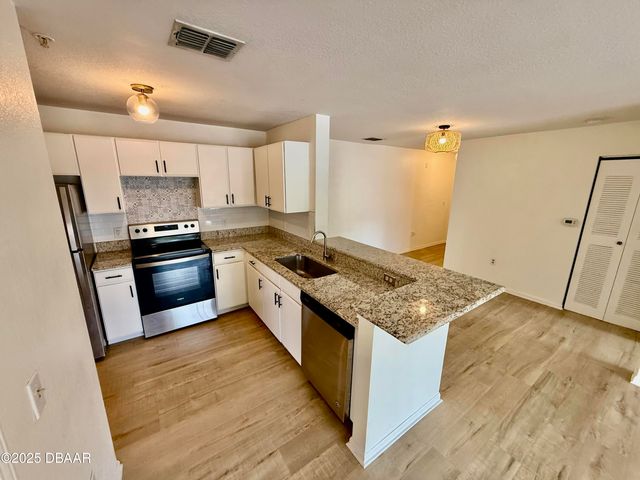 940 Village Trl # 8-2050, Port Orange, FL 32127