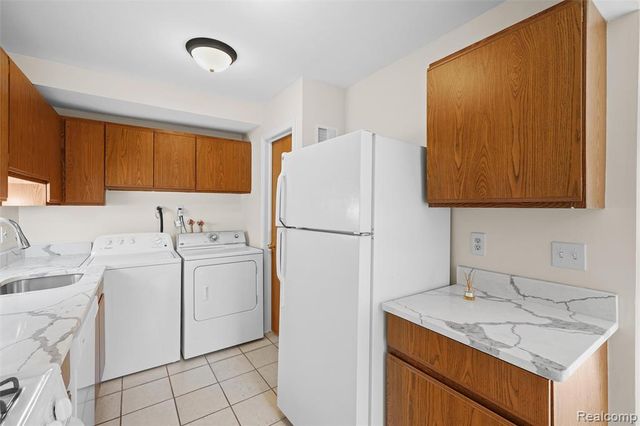 41257 S Woodbury Green Drive, Belleville, MI 48111
