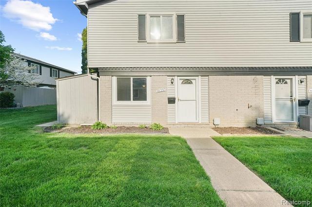 41257 S Woodbury Green Drive, Belleville, MI 48111