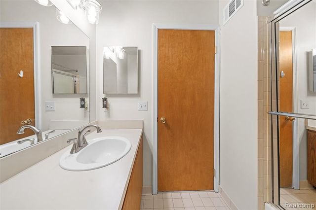 41257 S Woodbury Green Drive, Belleville, MI 48111
