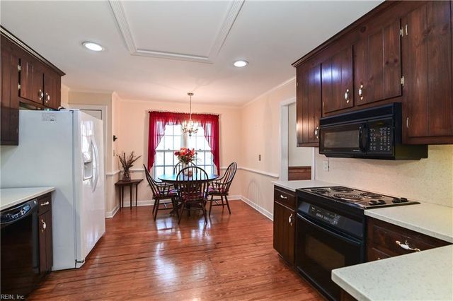 51 Hertzler RD, Newport News, VA 23602