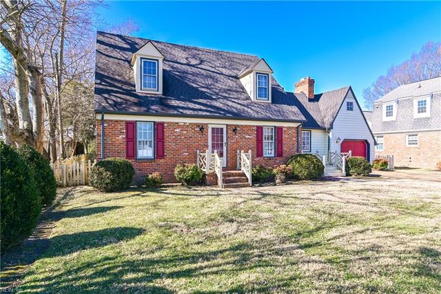 51 Hertzler RD, Newport News, VA 23602