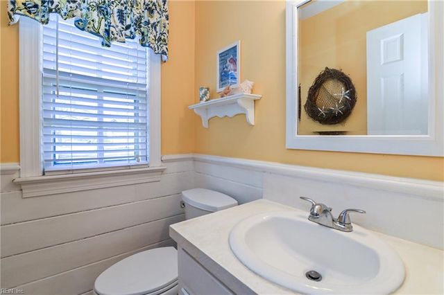 51 Hertzler RD, Newport News, VA 23602