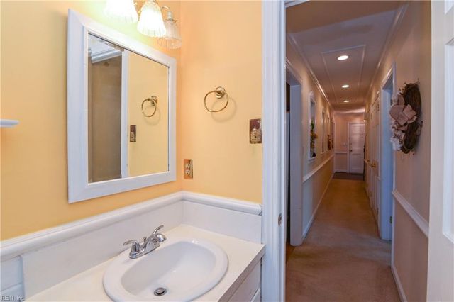 51 Hertzler RD, Newport News, VA 23602