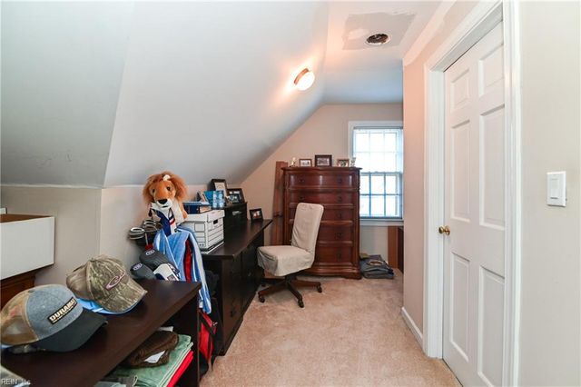 51 Hertzler RD, Newport News, VA 23602