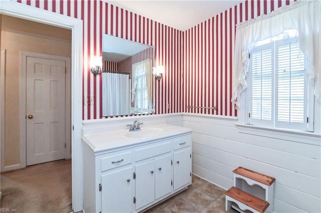 51 Hertzler RD, Newport News, VA 23602