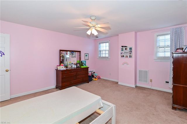 51 Hertzler RD, Newport News, VA 23602