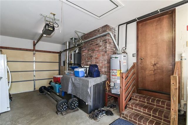 51 Hertzler RD, Newport News, VA 23602