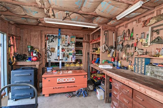 51 Hertzler RD, Newport News, VA 23602