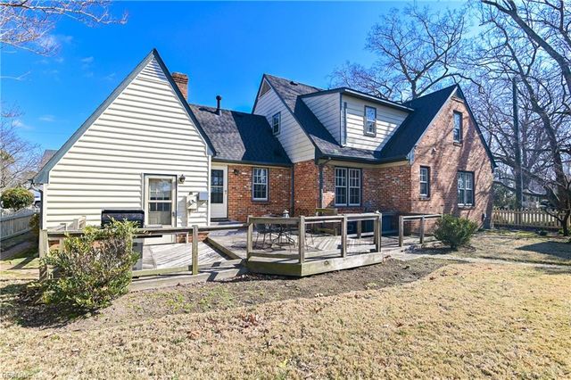 51 Hertzler RD, Newport News, VA 23602