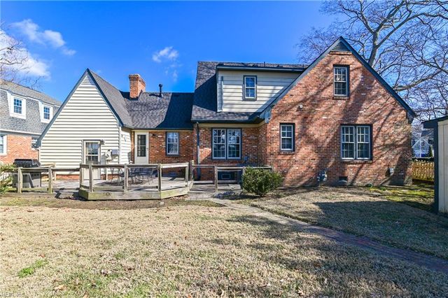 51 Hertzler RD, Newport News, VA 23602