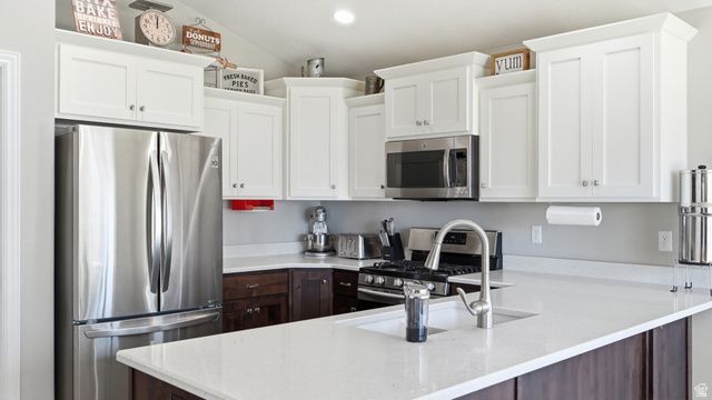 2831 W 2325 N, Plain City, UT 84404