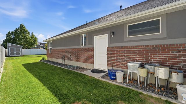 2831 W 2325 N, Plain City, UT 84404