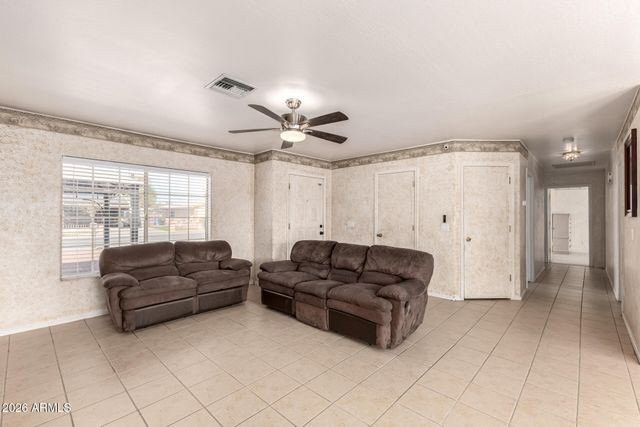 3741 W SUNLAND Avenue, Phoenix, AZ 85041