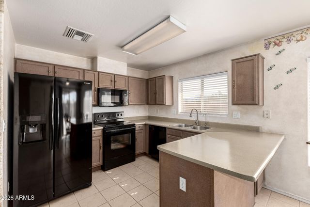 3741 W SUNLAND Avenue, Phoenix, AZ 85041