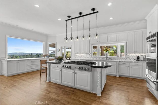 25712 Highplains Terrace, Laguna Hills, CA 92653