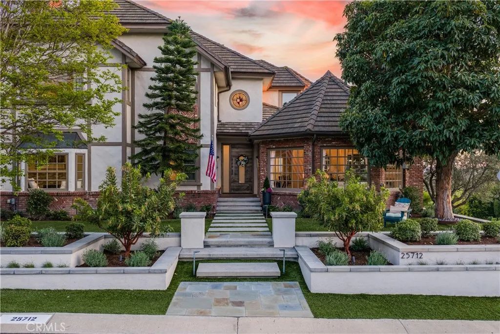 25712 Highplains Terrace, Laguna Hills, CA 92653