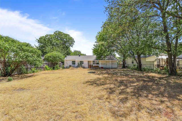 821 Ronald Street, White Settlement, TX 76108