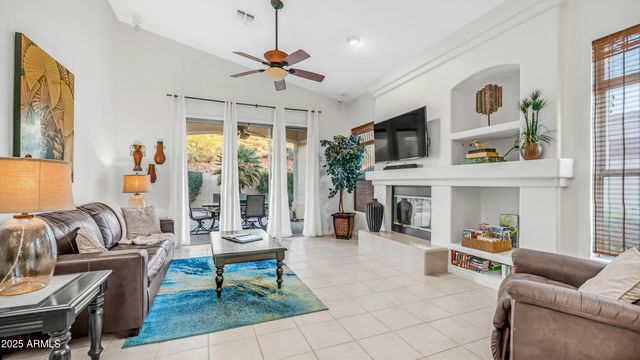 6334 E VIEWMONT Drive 17, Mesa, AZ 85215