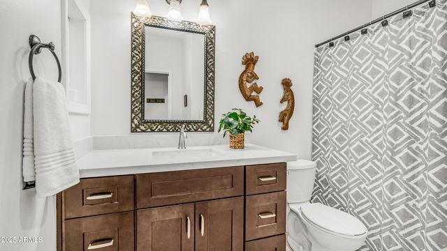 6334 E VIEWMONT Drive 17, Mesa, AZ 85215