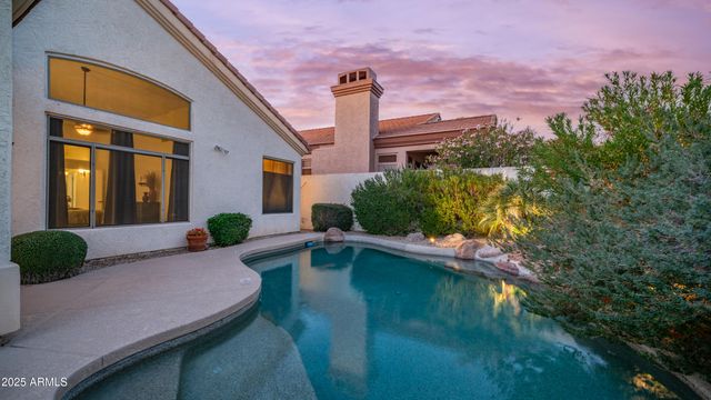 6334 E VIEWMONT Drive 17, Mesa, AZ 85215