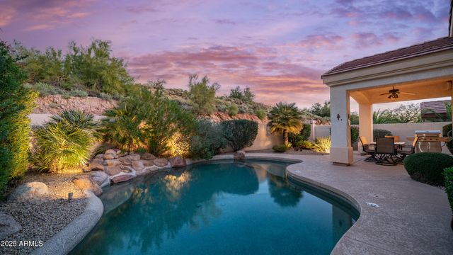 6334 E VIEWMONT Drive 17, Mesa, AZ 85215