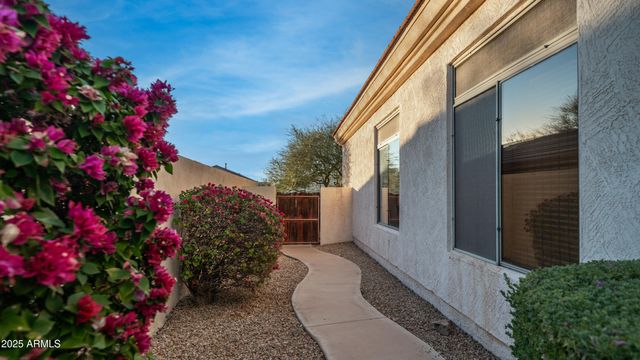 6334 E VIEWMONT Drive 17, Mesa, AZ 85215