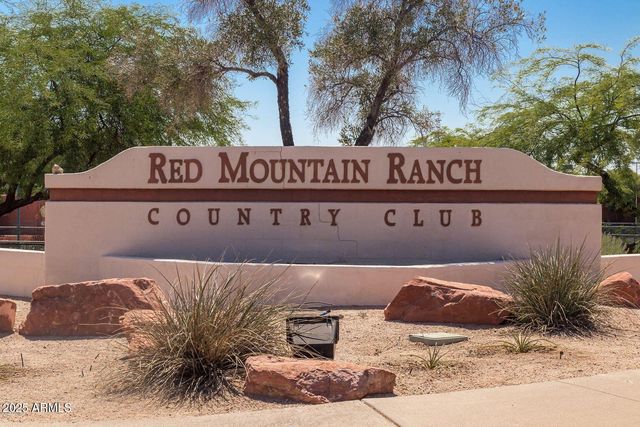 6334 E VIEWMONT Drive 17, Mesa, AZ 85215