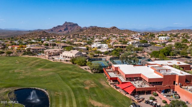 6334 E VIEWMONT Drive 17, Mesa, AZ 85215