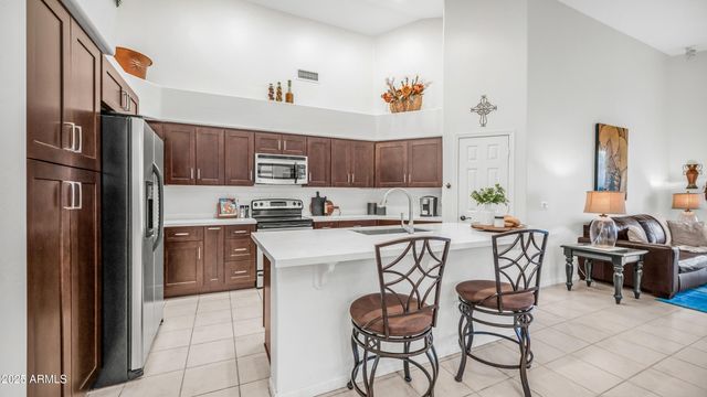 6334 E VIEWMONT Drive 17, Mesa, AZ 85215
