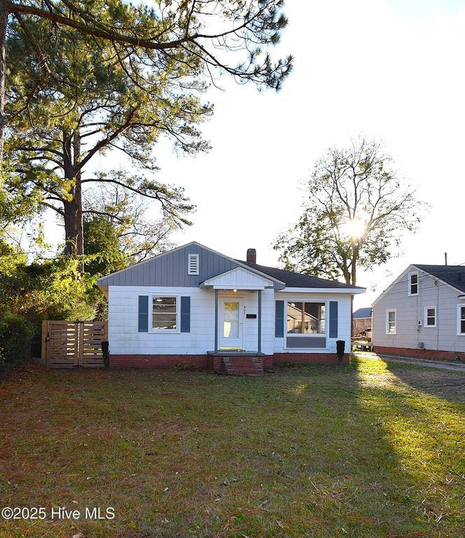 409 E 10th Street, Washington, NC 27889