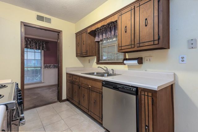 5609 FIELDCREST DR, Bartlett, TN 38134