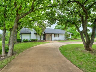 400 Carpenter Trail, Arcadia, OK 73007