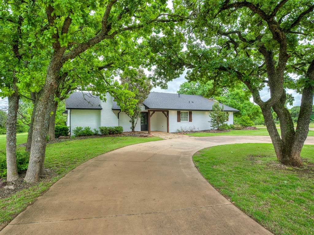 400 Carpenter Trail, Arcadia, OK 73007