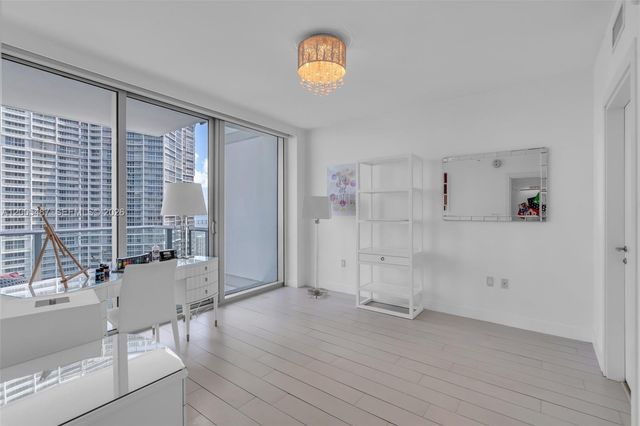 200 Biscayne Boulevard Way 3407, Miami, FL 33131