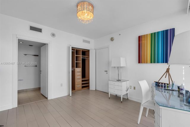 200 Biscayne Boulevard Way 3407, Miami, FL 33131