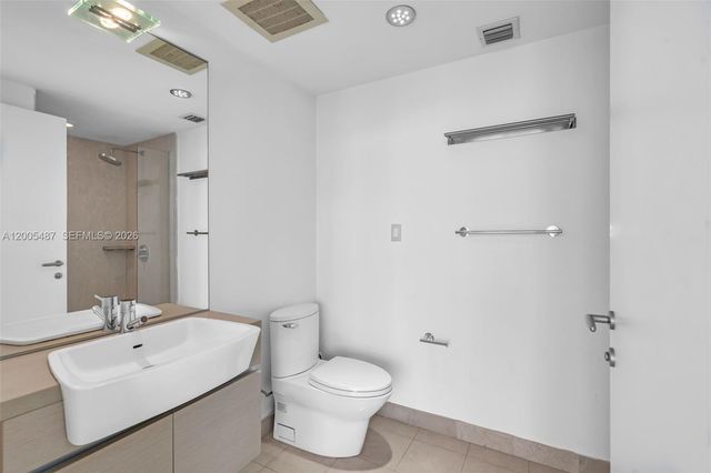 200 Biscayne Boulevard Way 3407, Miami, FL 33131