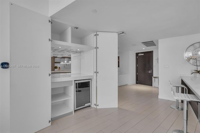 200 Biscayne Boulevard Way 3407, Miami, FL 33131