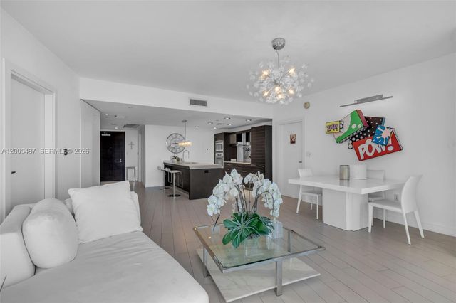 200 Biscayne Boulevard Way 3407, Miami, FL 33131