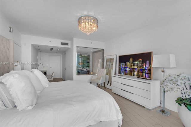 200 Biscayne Boulevard Way 3407, Miami, FL 33131