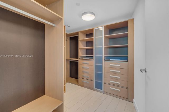 200 Biscayne Boulevard Way 3407, Miami, FL 33131